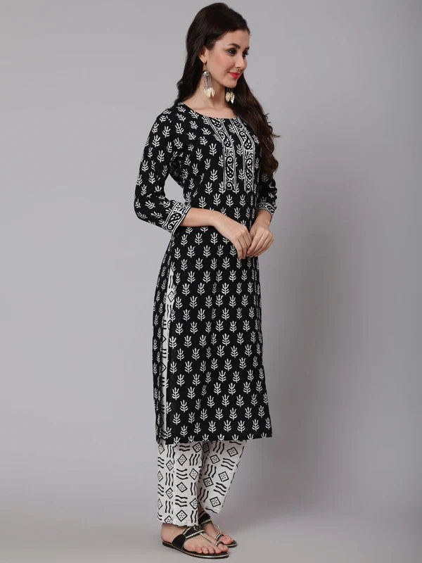 PRINTED COTTON CALF LENGTH STRAIGHT 3/4 SLEEVE ROUND NECK PRINTED KURTA, PANTS WITH DUPATTA SET