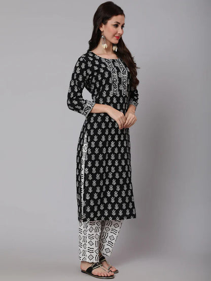 PRINTED COTTON CALF LENGTH STRAIGHT 3/4 SLEEVE ROUND NECK PRINTED KURTA, PANTS WITH DUPATTA SET