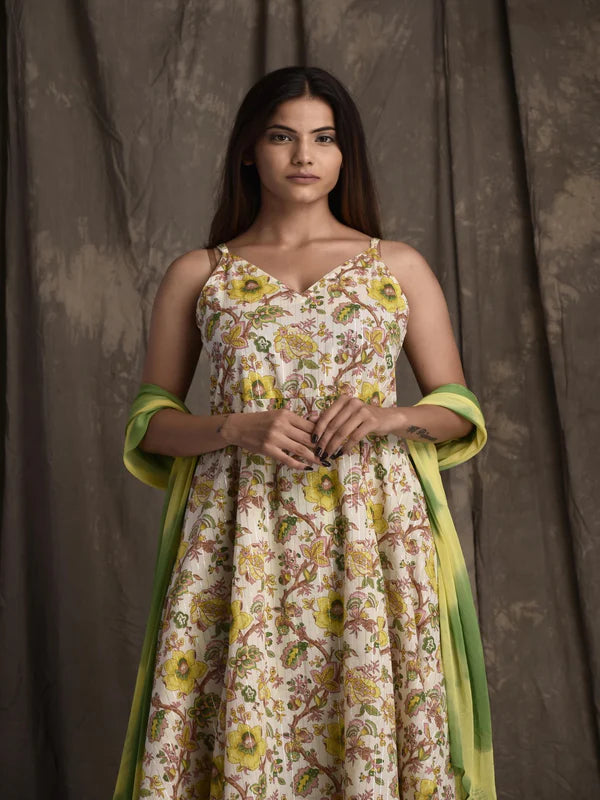 PURE COTTON V NECK SLEEVELESS PRINTED KURTA SET WITH DUPATTA