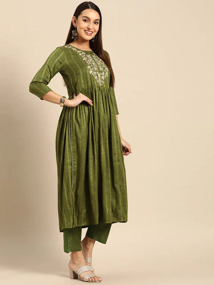 EMBROIDERED LONG STRAIGHT MUSLINE KURTA SET