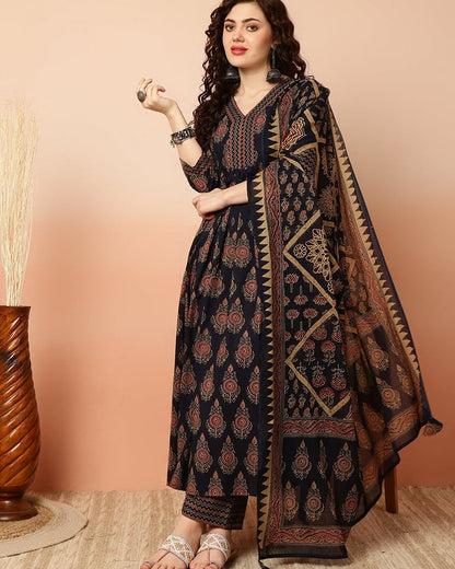 CALF LENGTH SEMI-FLARED 3/4 SLEEVES V KURTA BOTTOM DUPATTA SET