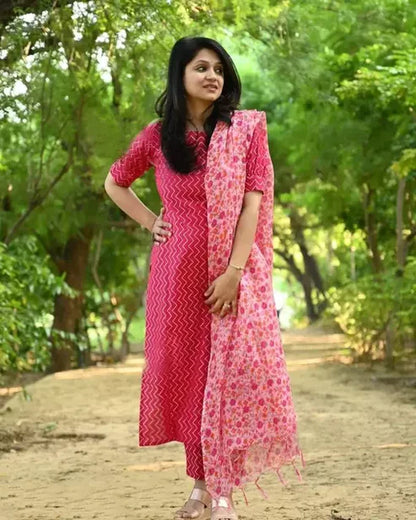 PINK ROUND NECK Printed Rayon Kurta Sets