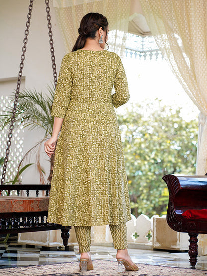 Green Ethnic Motifs Printed Regular Thread Work Pure Cotton Kurta with Trousers & With Dupatta-Yufta Store-1620SKDGRS