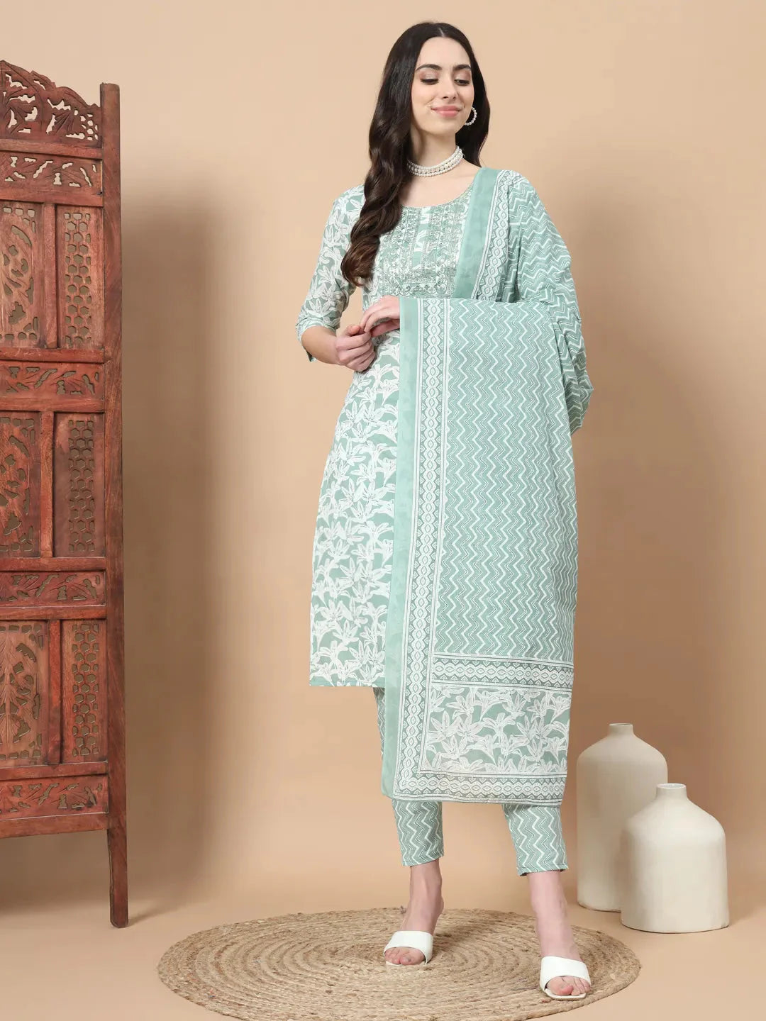 Green Floral,Sequins_Work Straight Kurta Trouser And Dupatta Set-Yufta Store-1752SKDGRS