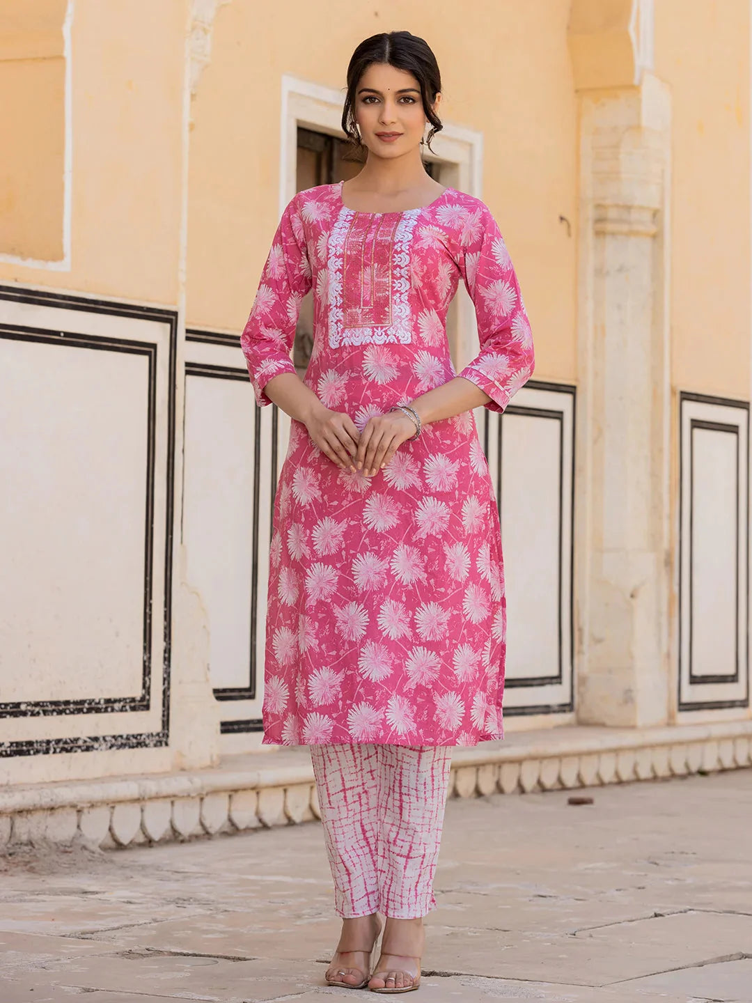 Pink Floral Print Straight Kurta Trouser And Dupatta Set-Yufta Store-6874SKDPKS