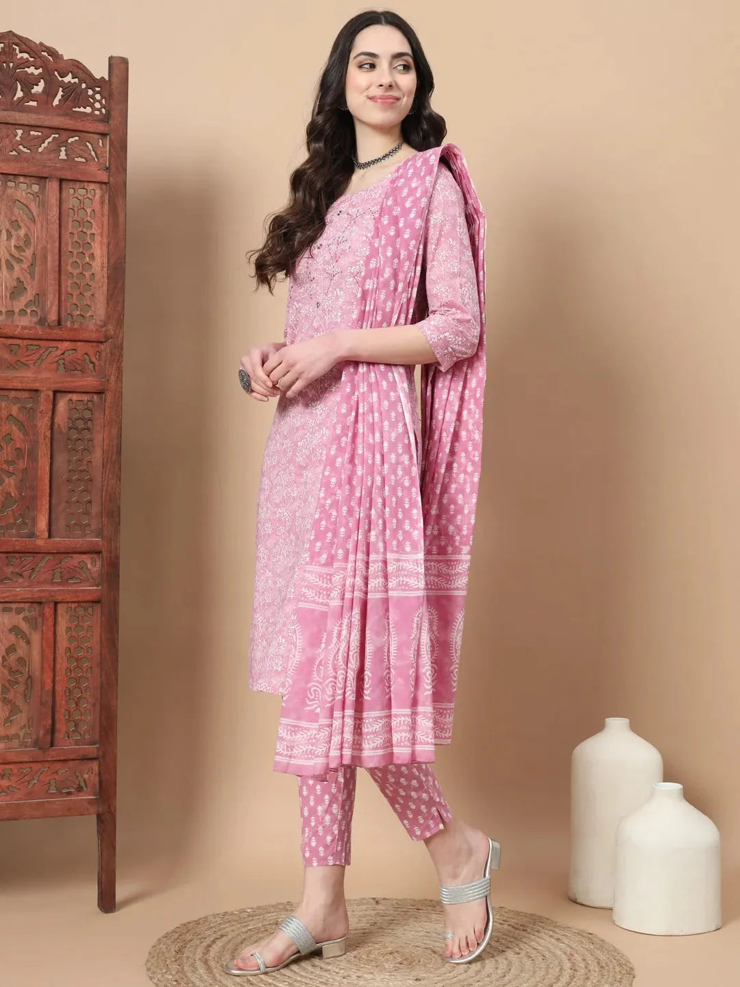 Pink Floral,Thread_Work Straight Kurta Trouser And Dupatta Set-Yufta Store-6814SKDPKS