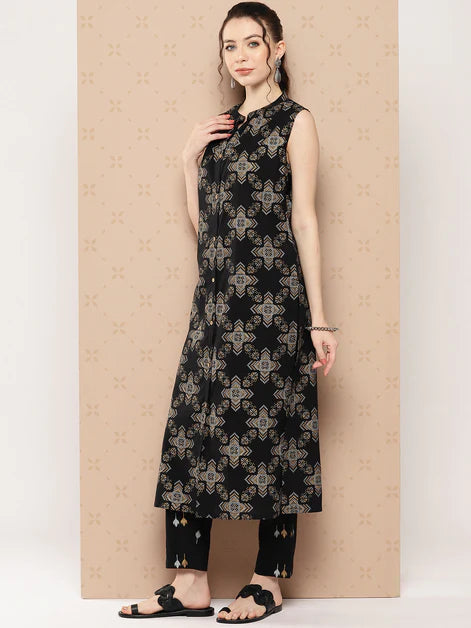 Black Cotton Ethnic Motif Printed Kurta with Pant