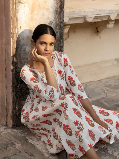 Shravya White Floral Printed Kurta Set