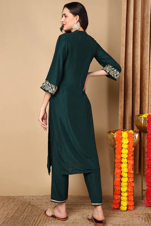 Green Silk Blend Solid Embroidered Straight Kurta