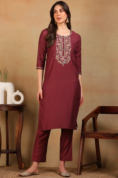 Mauve Silk Blend Solid Embroidered Straight Kurta