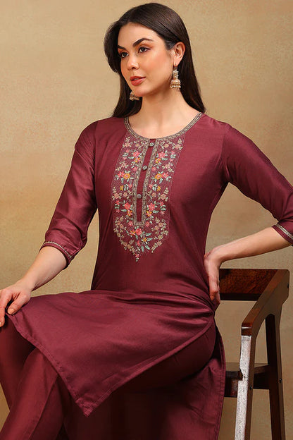 Mauve Silk Blend Solid Embroidered Straight Kurta