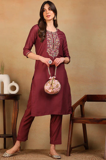 Mauve Silk Blend Solid Embroidered Straight Kurta