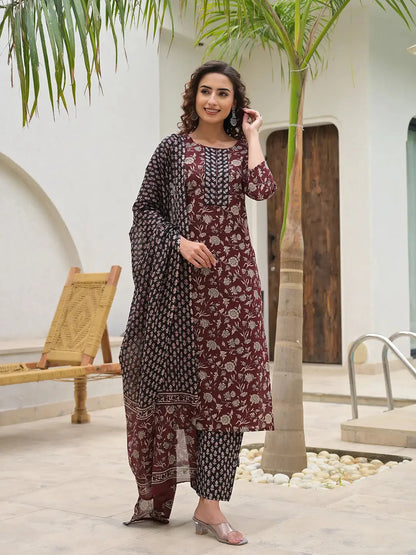 Yufta Piping On Yoke Floral Print Maroon Cotton Kurta Set With Dupatta Set-Yufta Store-6881SKDMRS