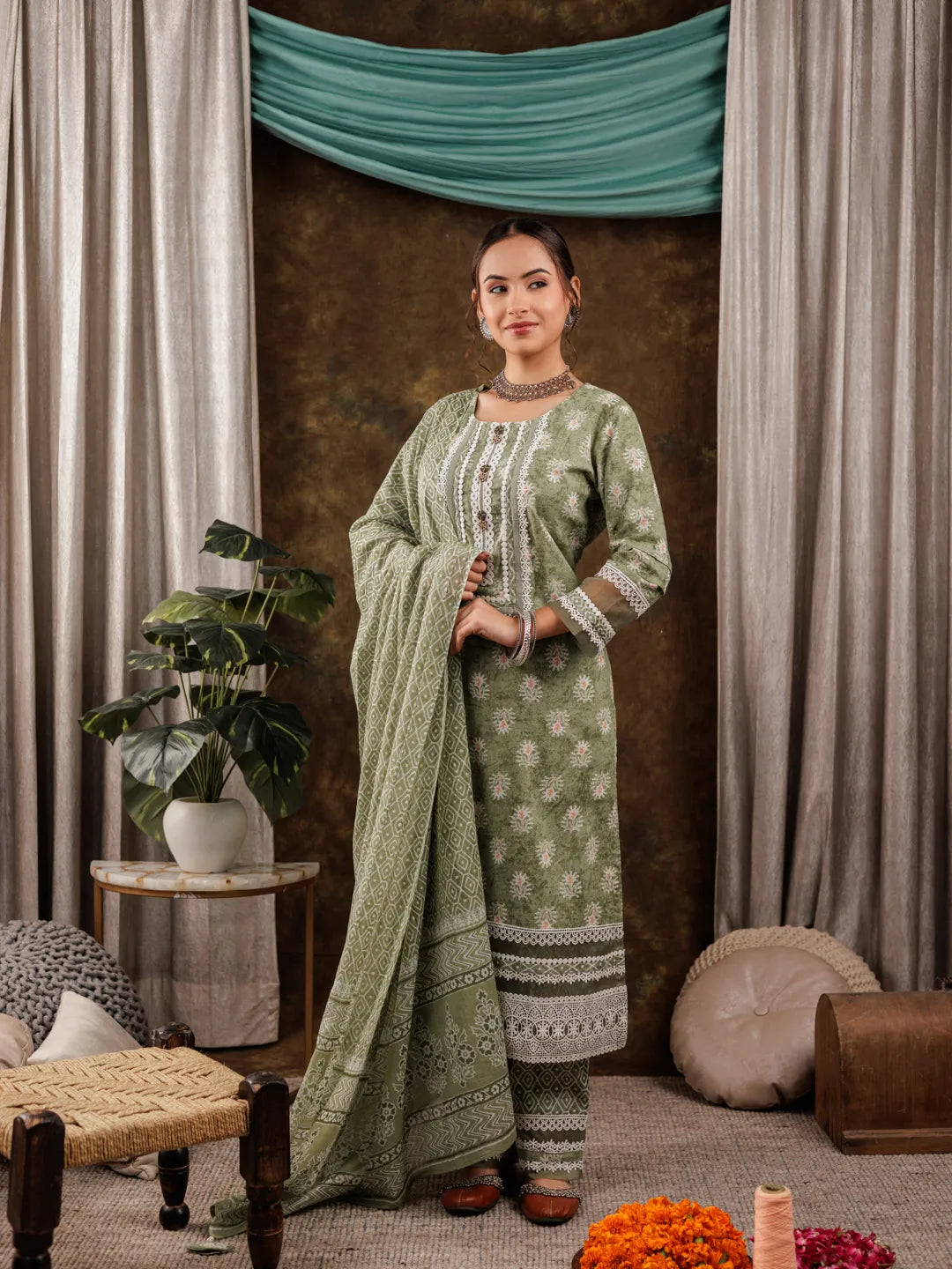 Green Ethnic Motifs Pure Cotton Kurta Dupatta Set With Lace Detailing