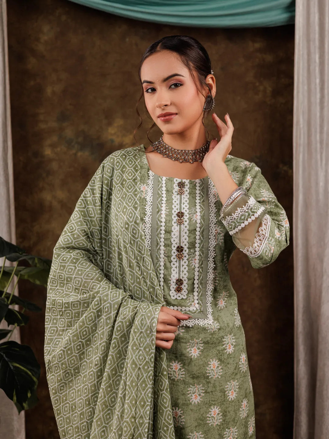 Green Ethnic Motifs Pure Cotton Kurta Dupatta Set With Lace Detailing